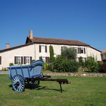Le Logis Des Quatre Puits Bed and Breakfast Neuvicq-Montguyon Εξωτερικό φωτογραφία