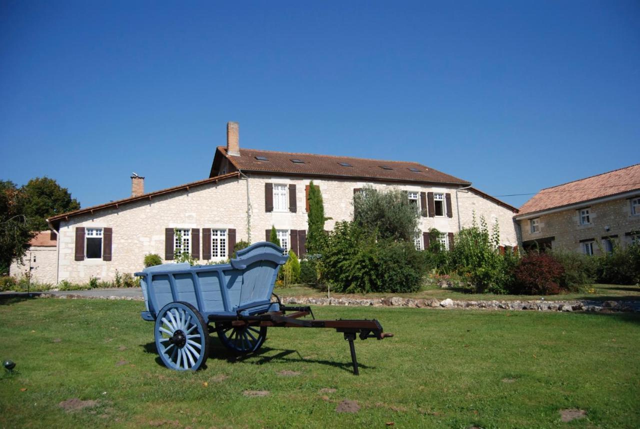 Le Logis Des Quatre Puits Bed and Breakfast Neuvicq-Montguyon Εξωτερικό φωτογραφία