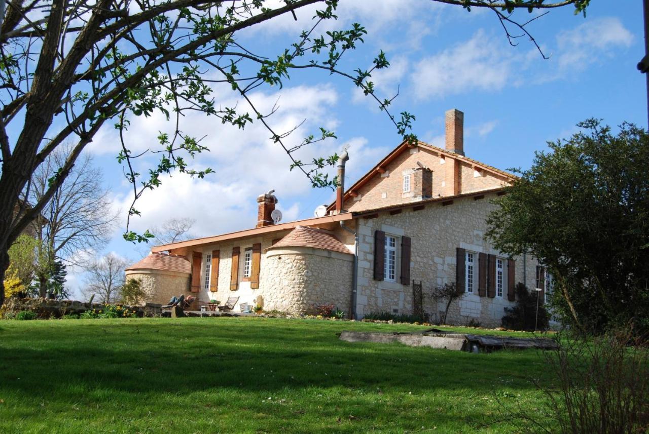 Le Logis Des Quatre Puits Bed and Breakfast Neuvicq-Montguyon Εξωτερικό φωτογραφία