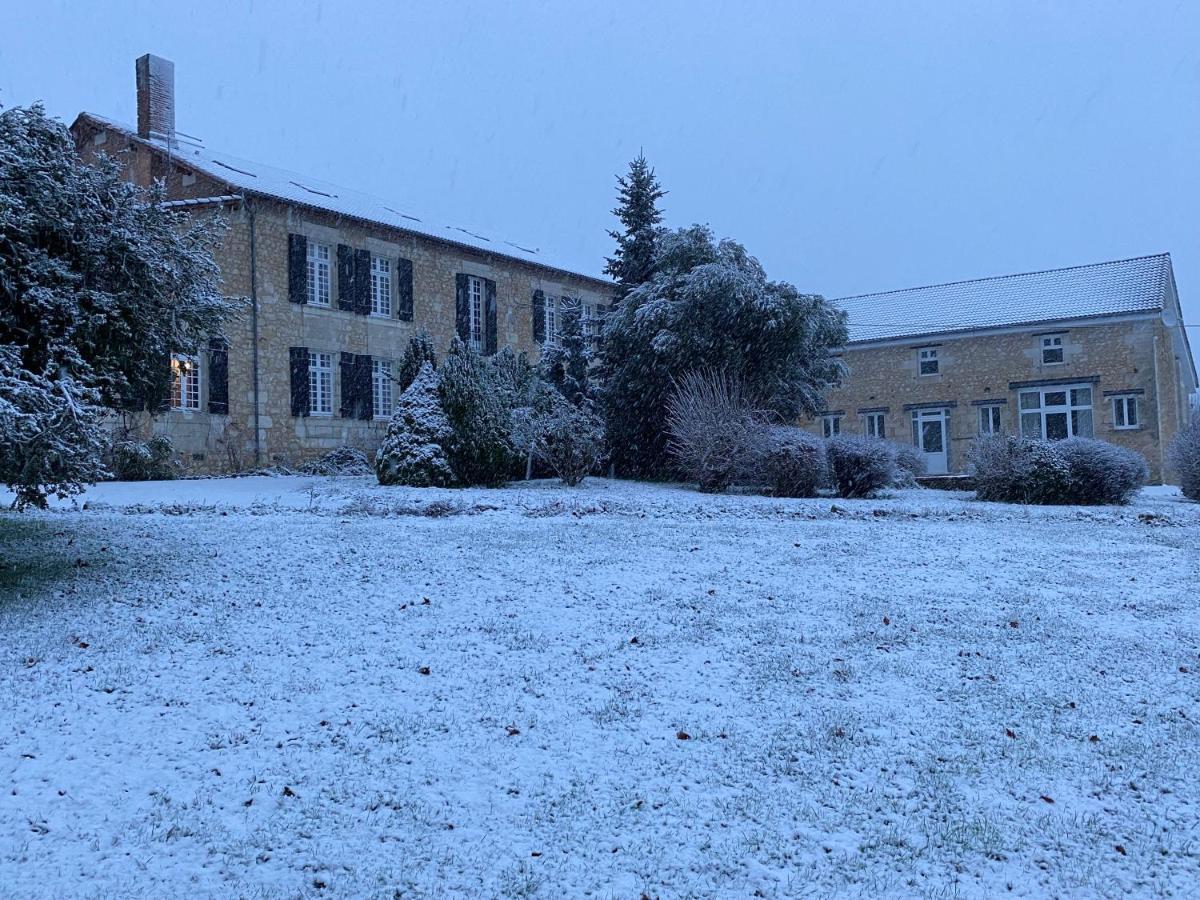 Le Logis Des Quatre Puits Bed and Breakfast Neuvicq-Montguyon Εξωτερικό φωτογραφία